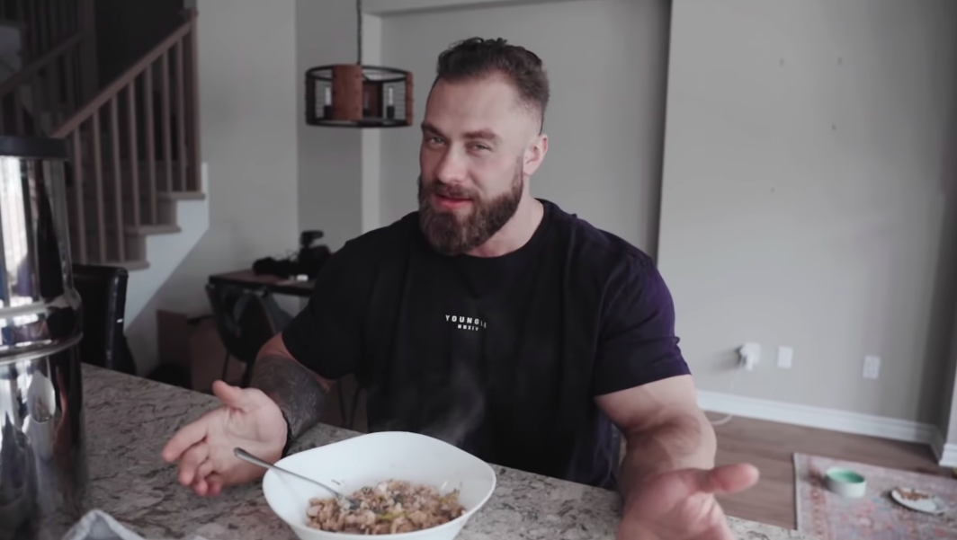 Chris Bumstead full day eating